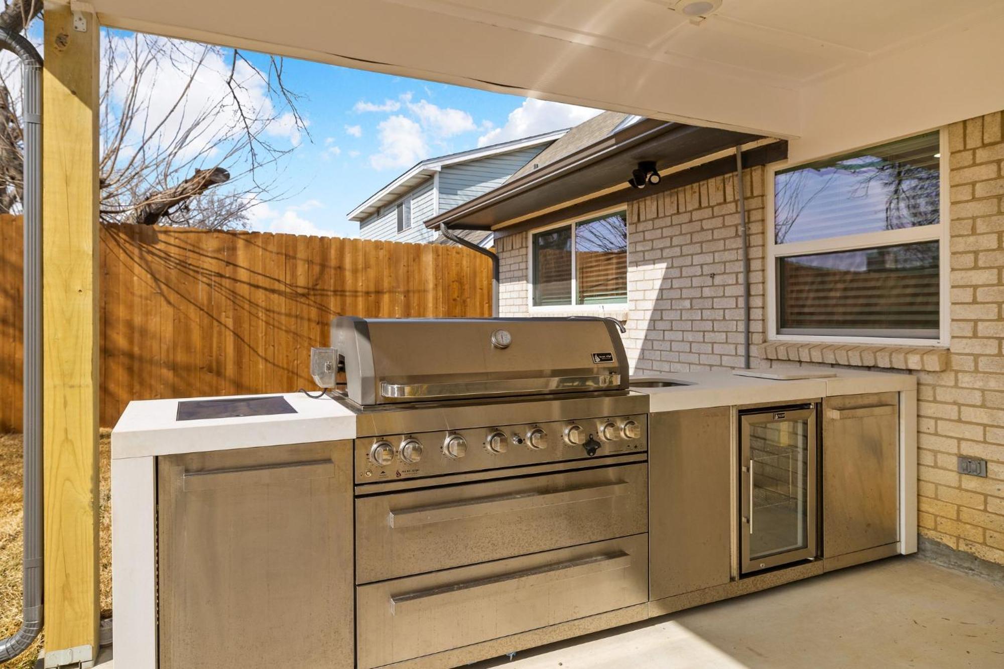 Frisco Getaway Hometel W The Spa And Outdoor Kitchen Exterior photo